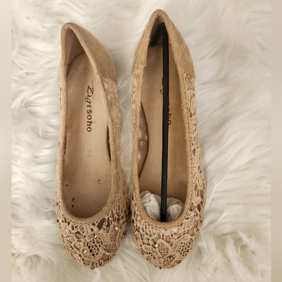NWOT Suede and Lace Flats - Picture 2 of 3
